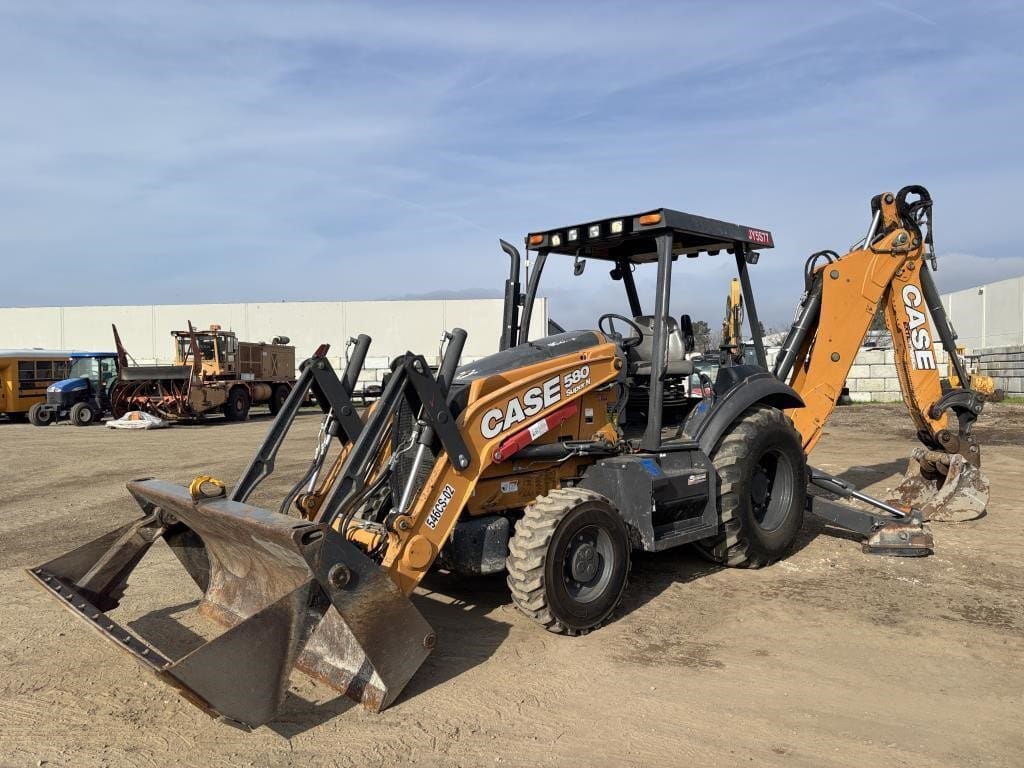 2018 Case 580 Super N Equipment Image0
