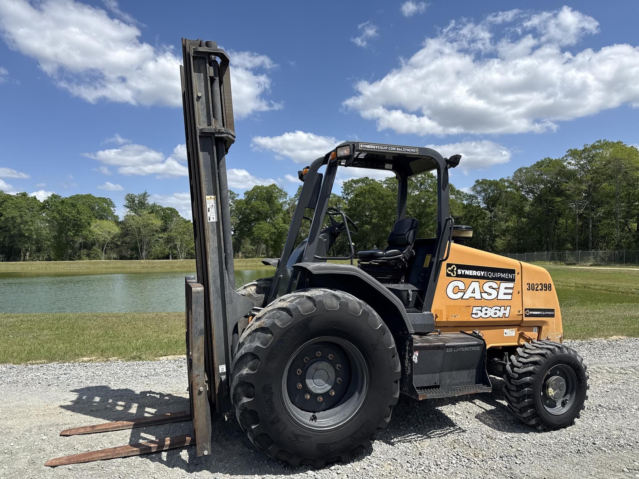 2018 Case 586H Equipment Image0