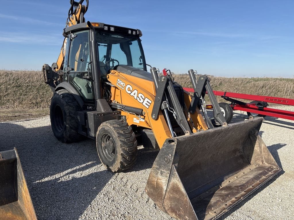 2018 Case 590 Super N Equipment Image0