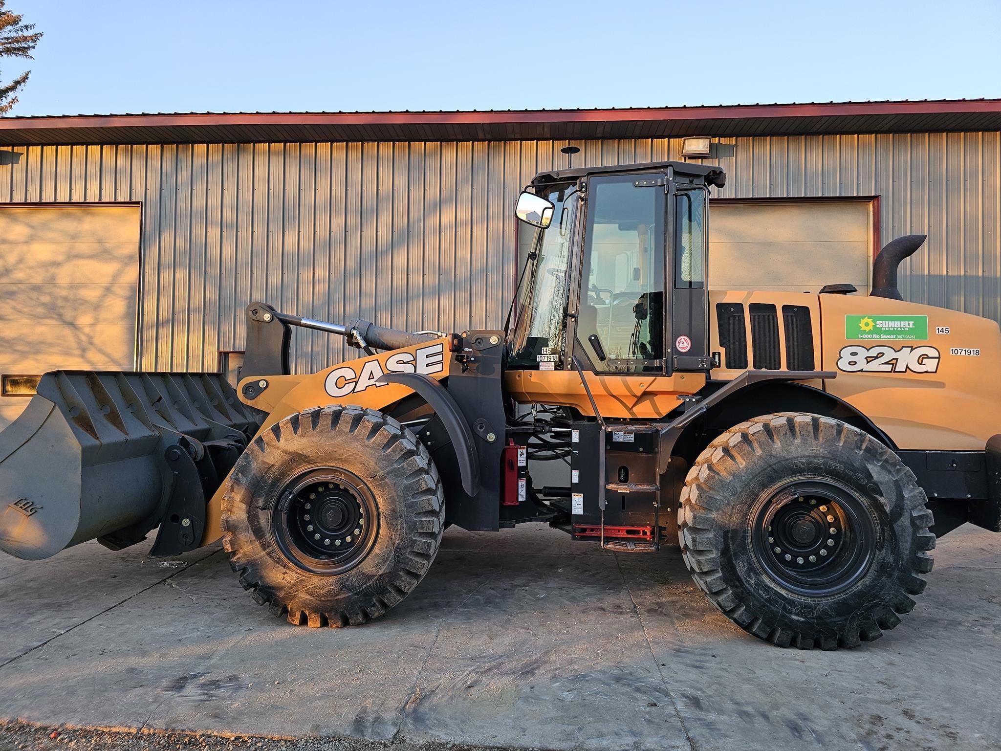 2018 Case 821G Equipment Image0