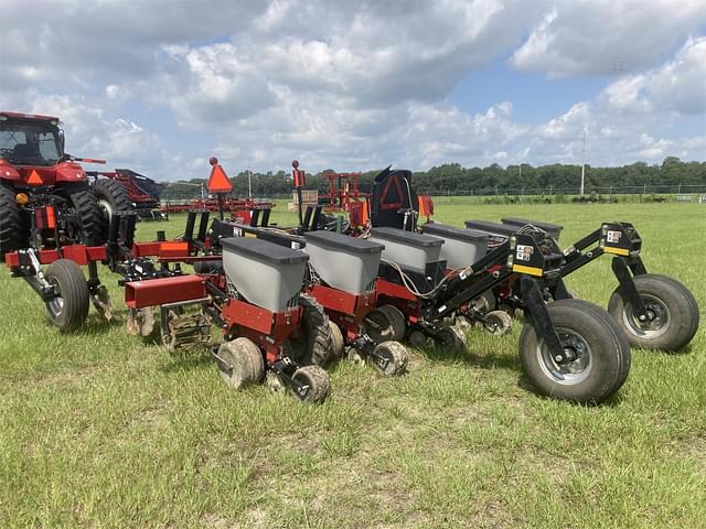 Image of Case IH 1215 equipment image 1