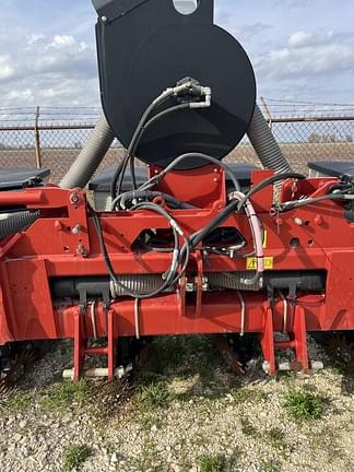 Image of Case IH 1235 equipment image 1