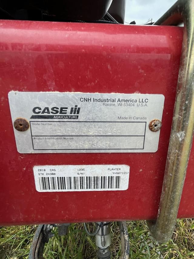 Image of Case IH 1235 equipment image 4