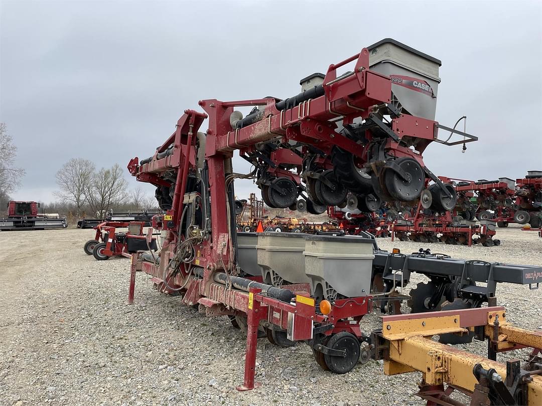 Image of Case IH 1235 Primary image