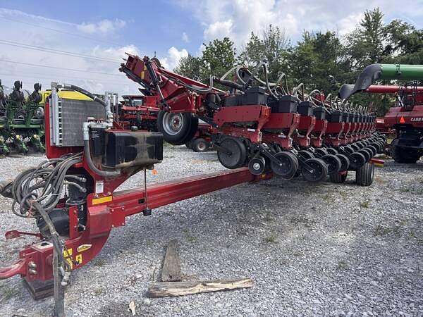 Image of Case IH 1245 equipment image 2
