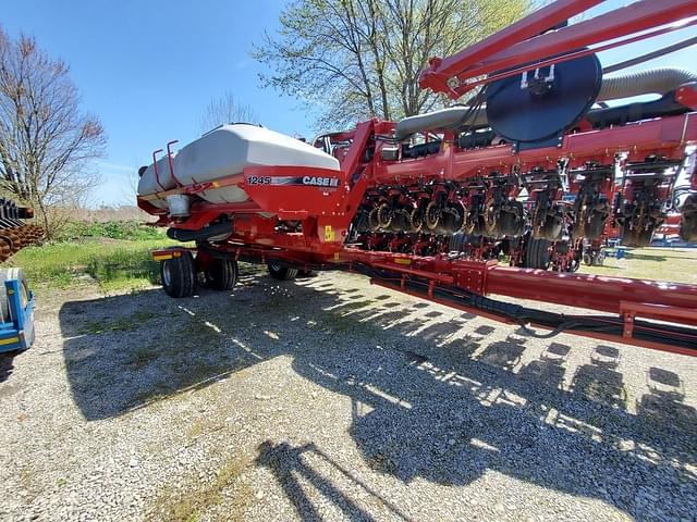 Image of Case IH 1245 equipment image 4