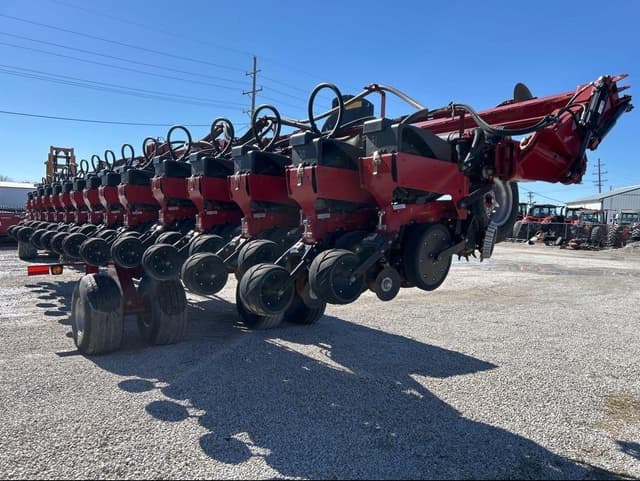 Image of Case IH 1245 equipment image 4