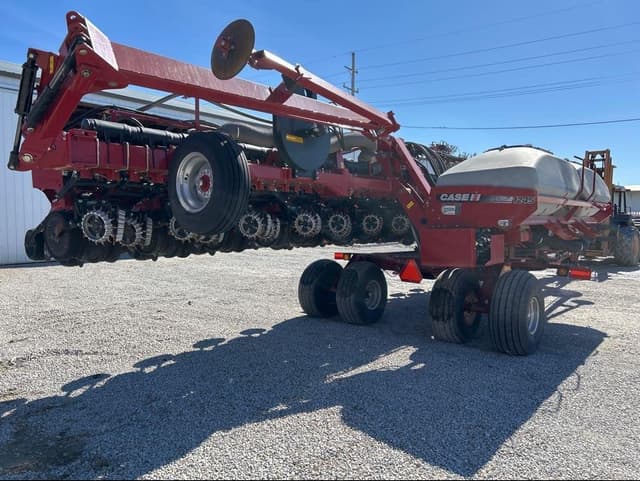 Image of Case IH 1245 equipment image 2