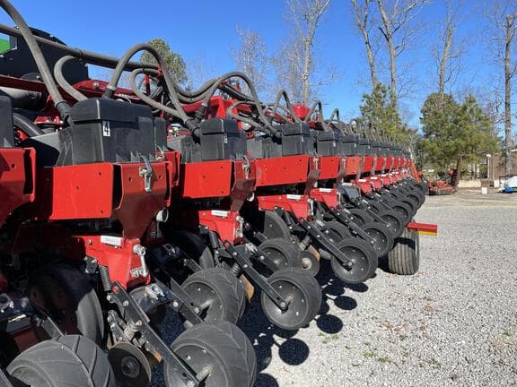 Image of Case IH 1245 equipment image 2