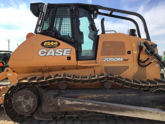 Image of Case 2050M equipment image 3