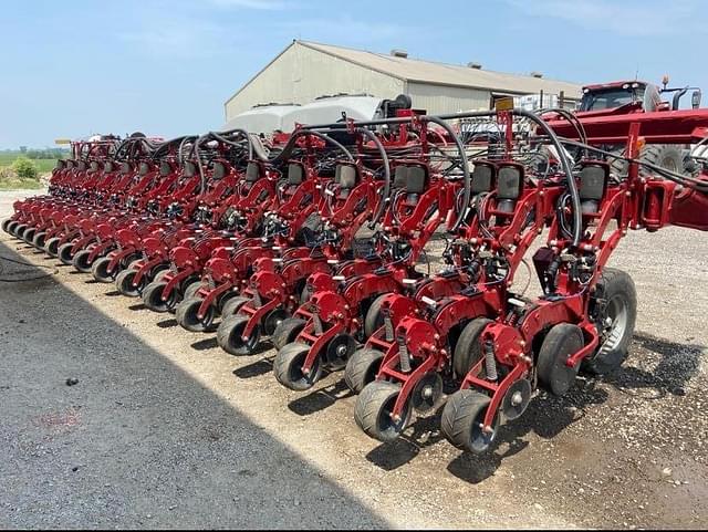 Image of Case IH 2140 equipment image 4