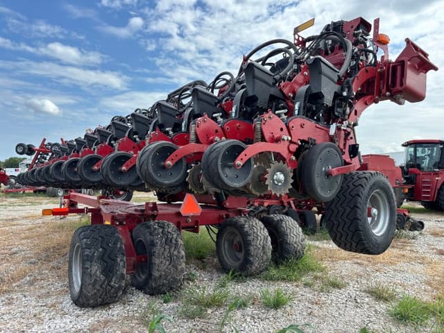 Image of Case IH 2140 equipment image 3