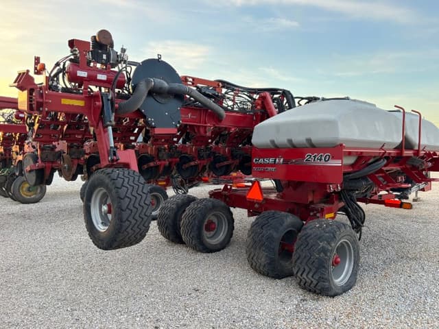 Image of Case IH 2140 equipment image 2