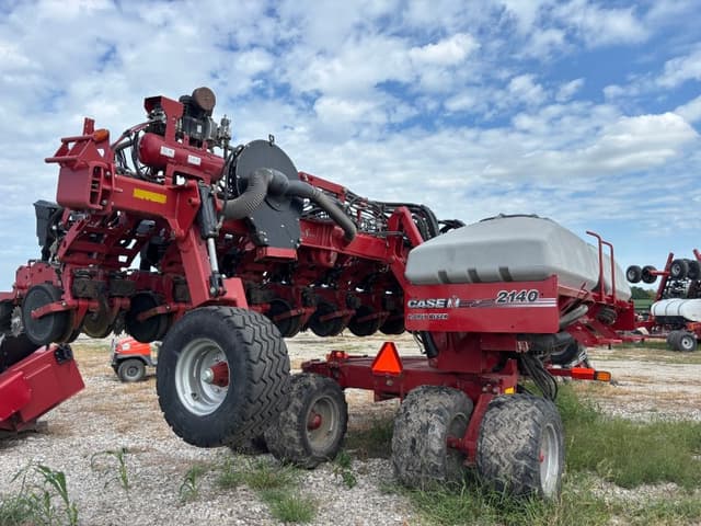 Image of Case IH 2140 equipment image 4