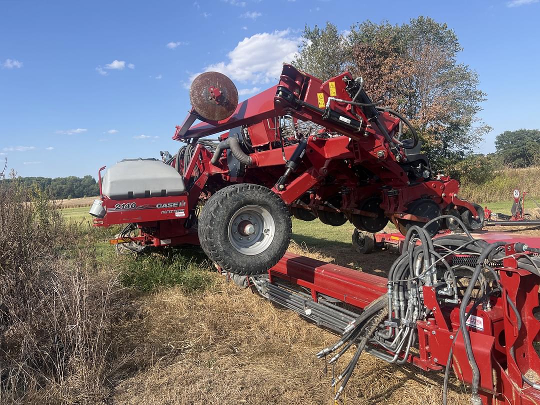 Image of Case IH 2140 Primary image