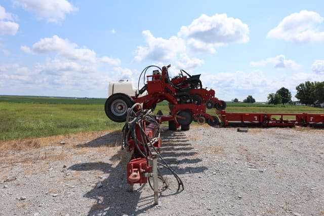 Image of Case IH 2140 equipment image 1