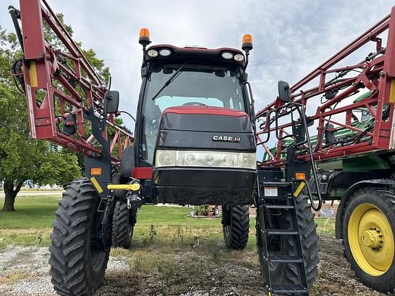 Image of Case IH Patriot 3240 equipment image 1