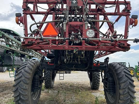 Image of Case IH Patriot 3240 equipment image 4