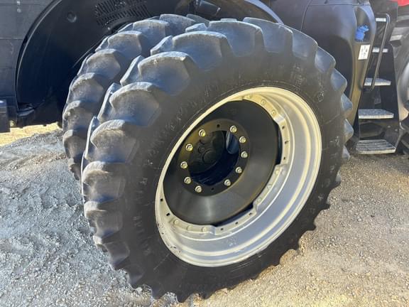 Image of Case IH Magnum 340 equipment image 1