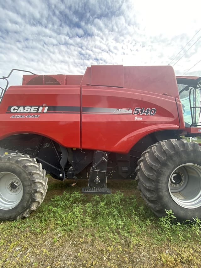 Image of Case IH 5140 equipment image 2
