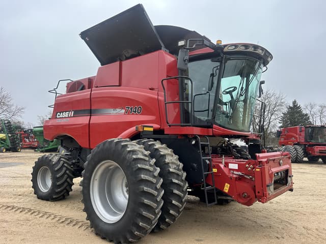 Image of Case IH 7140 equipment image 1