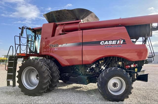 Image of Case IH 7140 equipment image 3