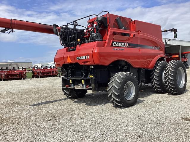 Image of Case IH 7240 equipment image 2