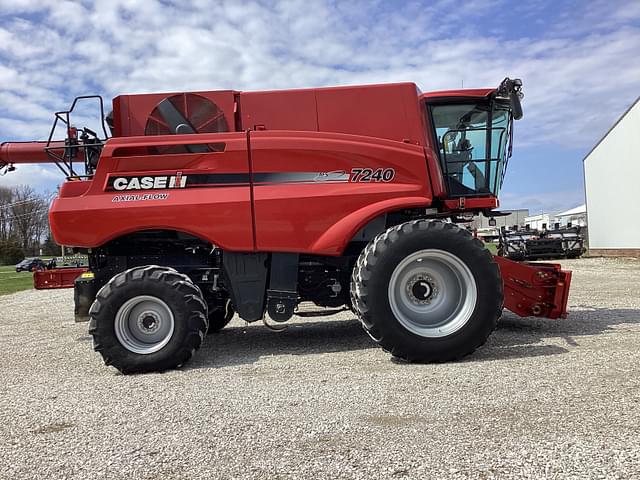 Image of Case IH 7240 equipment image 1