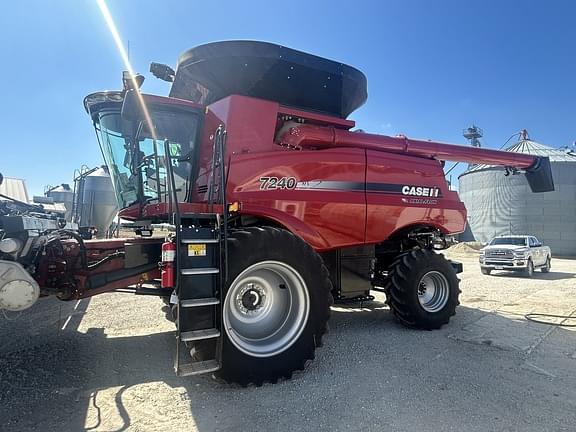 Image of Case IH 7240 equipment image 1