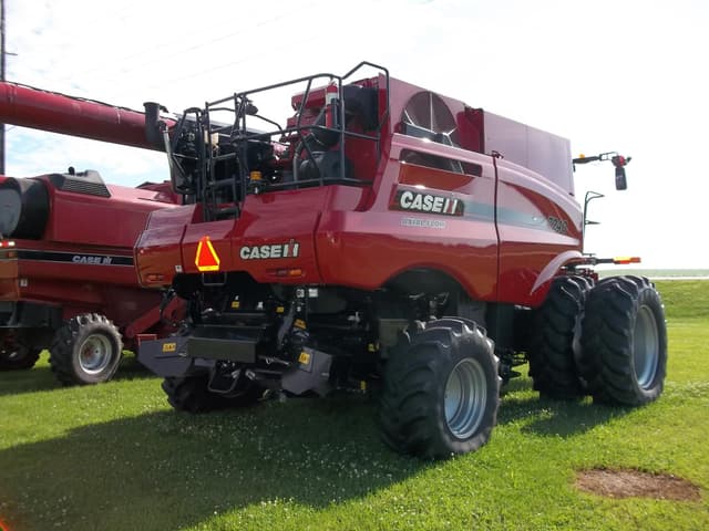 Image of Case IH 7240 equipment image 2