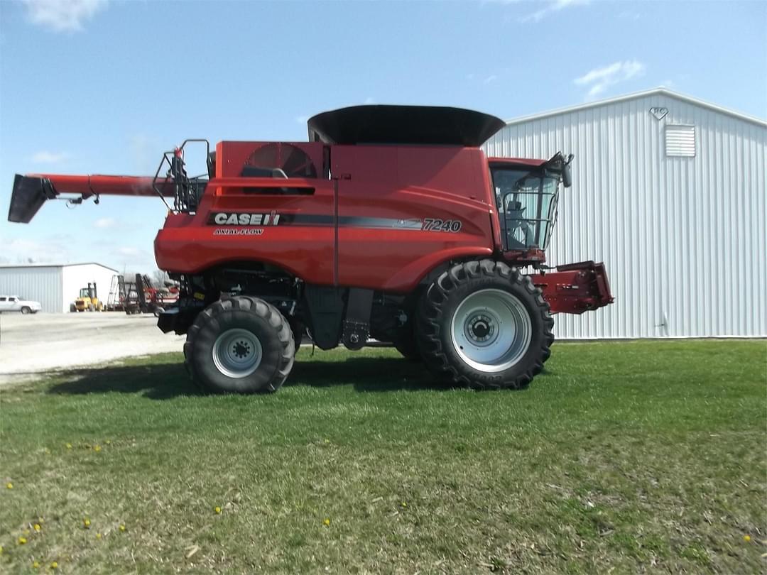 Image of Case IH 7240 Primary image