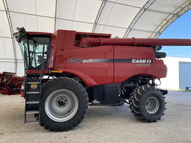 Image of Case IH 7240 equipment image 4