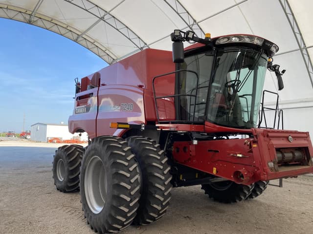 Image of Case IH 7240 equipment image 2