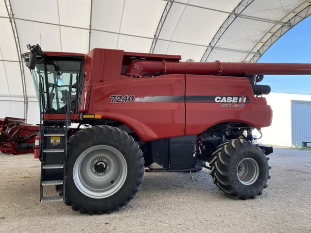 Image of Case IH 7240 equipment image 3