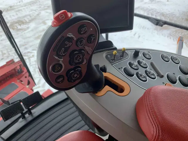 Image of Case IH 7240 equipment image 3