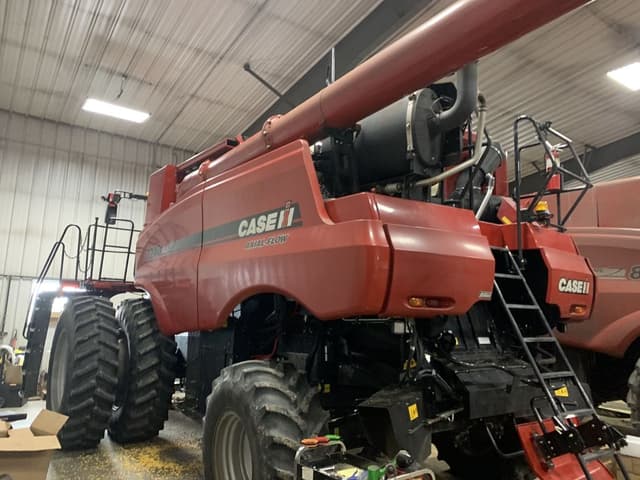 Image of Case IH 7240 equipment image 4
