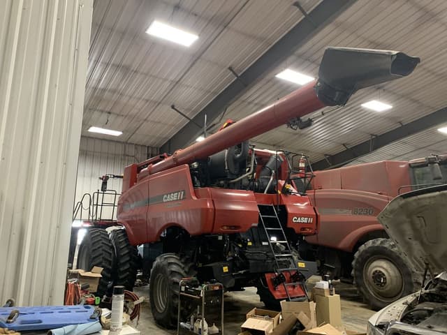 Image of Case IH 7240 equipment image 3
