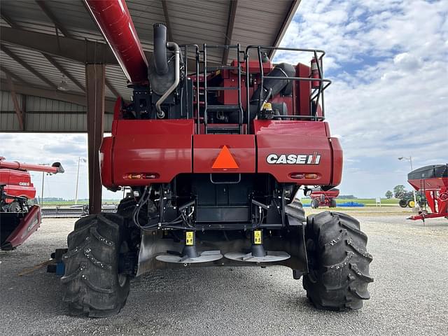 Image of Case IH 8240 equipment image 3