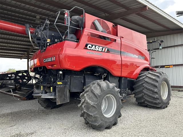 Image of Case IH 8240 equipment image 1