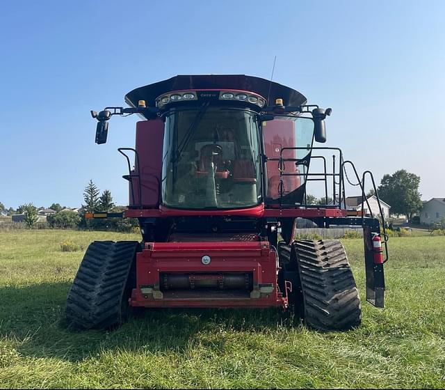 Image of Case IH 8240 equipment image 2