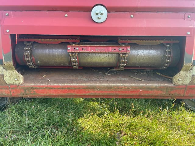 Image of Case IH 8240 equipment image 4