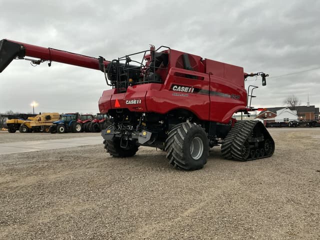Image of Case IH 8240 equipment image 2