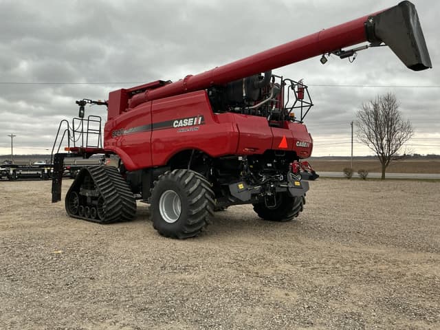 Image of Case IH 8240 equipment image 4