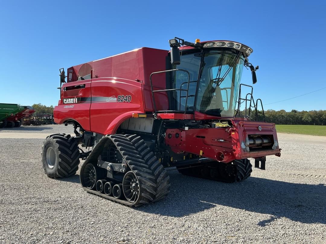 Image of Case IH 8240 Primary image