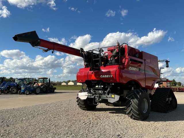 Image of Case IH 8240 equipment image 2