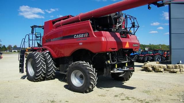 Image of Case IH 8240 equipment image 3