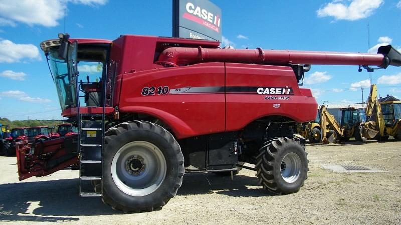 Image of Case IH 8240 Primary image