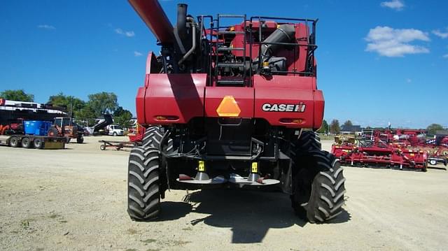 Image of Case IH 8240 equipment image 4