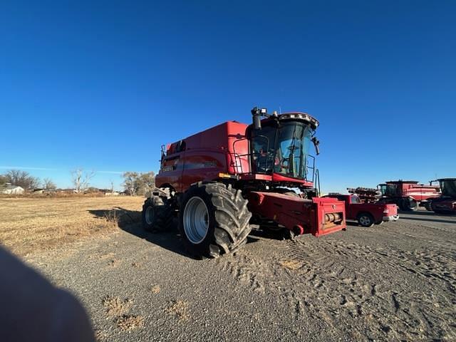 Image of Case IH 8240 equipment image 2