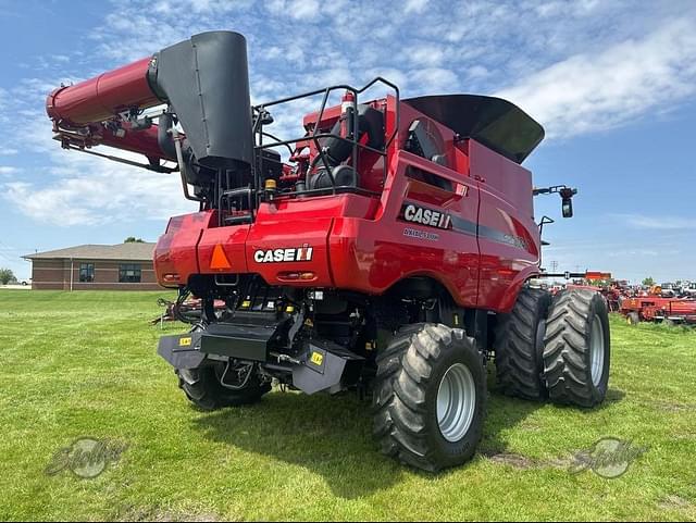 Image of Case IH 8240 equipment image 2